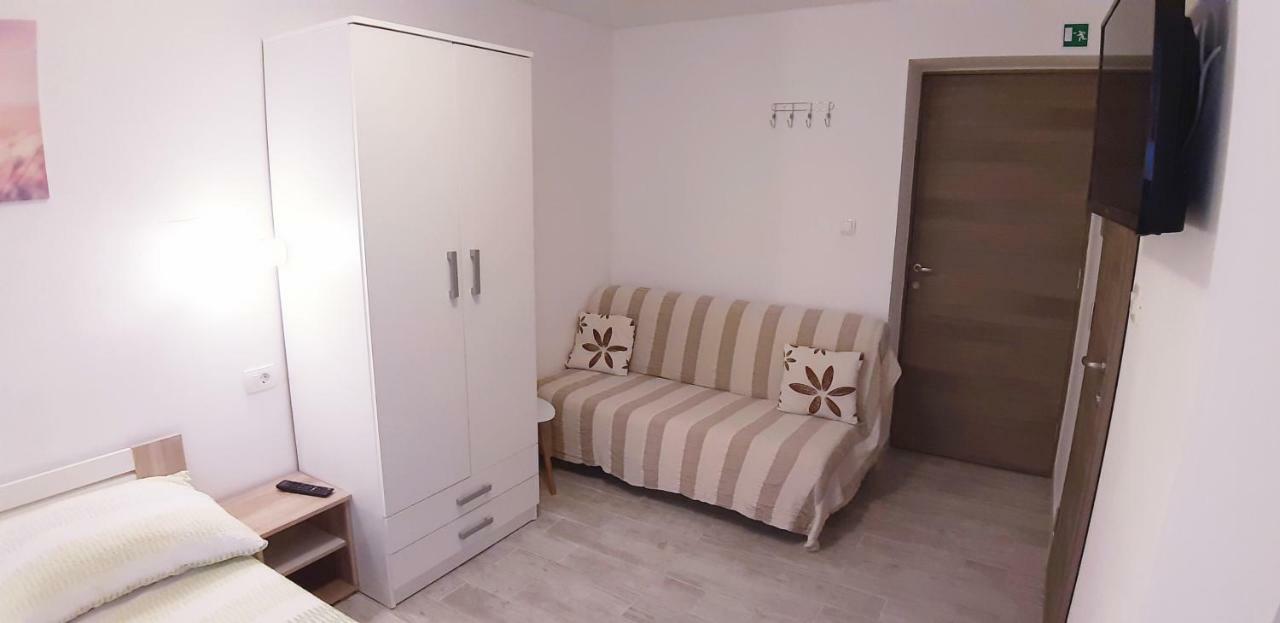 Apartments Close To Sandy Beach Сплит Экстерьер фото
